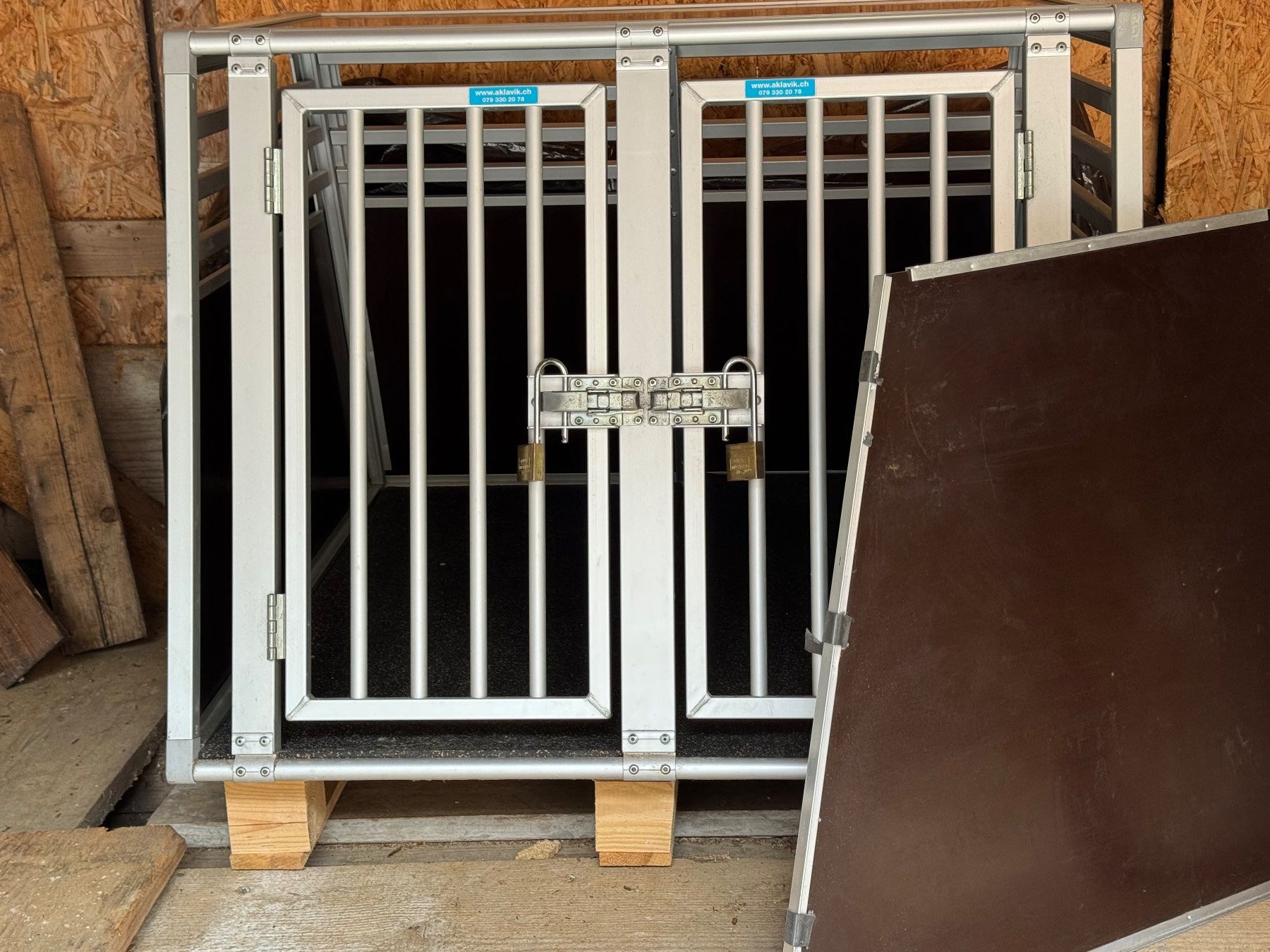 Cages, transport & sécurité: Doppelhundebox – D'occasion à Wasen im Emmental par Fedys