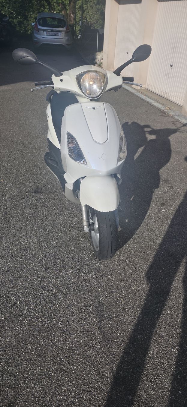 Piaggio Scooters: Piaggio fly 125 – D'occasion à Grenchen par Gregor.49 7