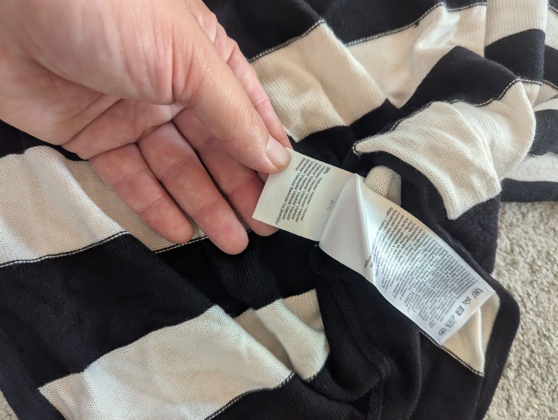 Comma Maglioni & Felpe: Damen Pullover Comma schwarz weiss Grösse 40 – Usato da Zollikon venduto da Kitchensink 1