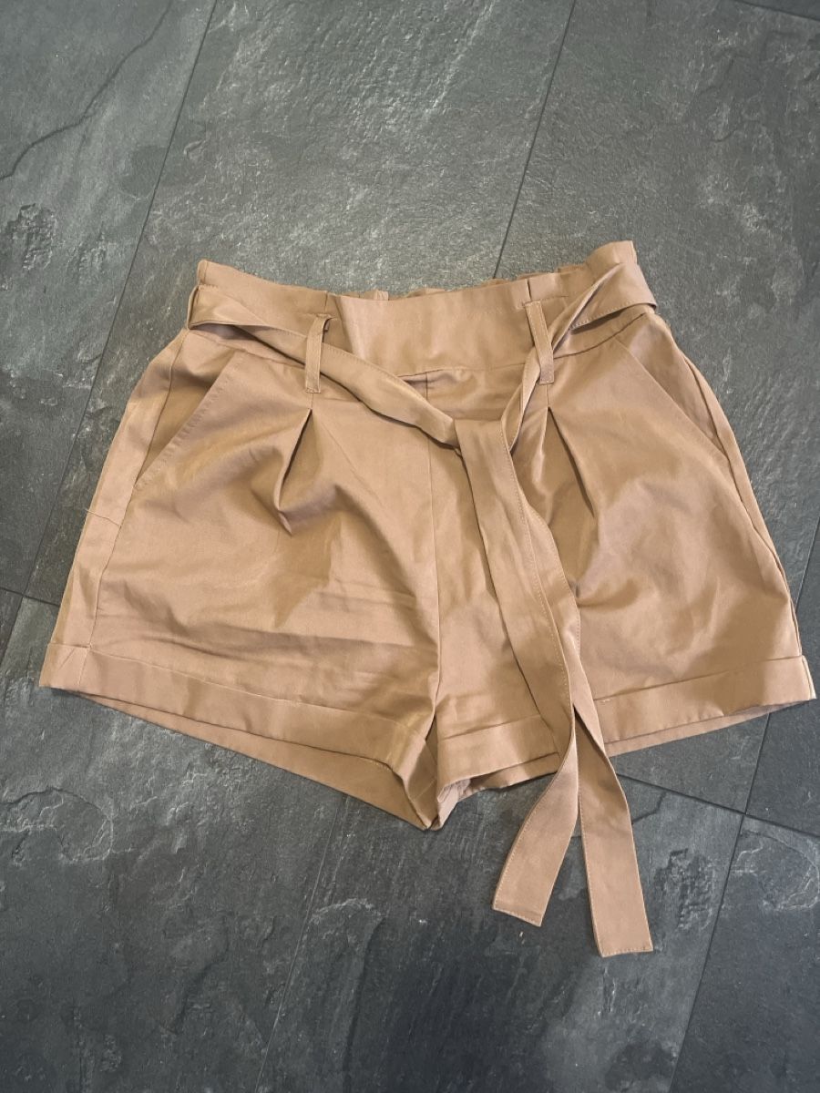 Pantaloni: Damen Shorts  – Usato da Dinhard venduto da Tatjjj
