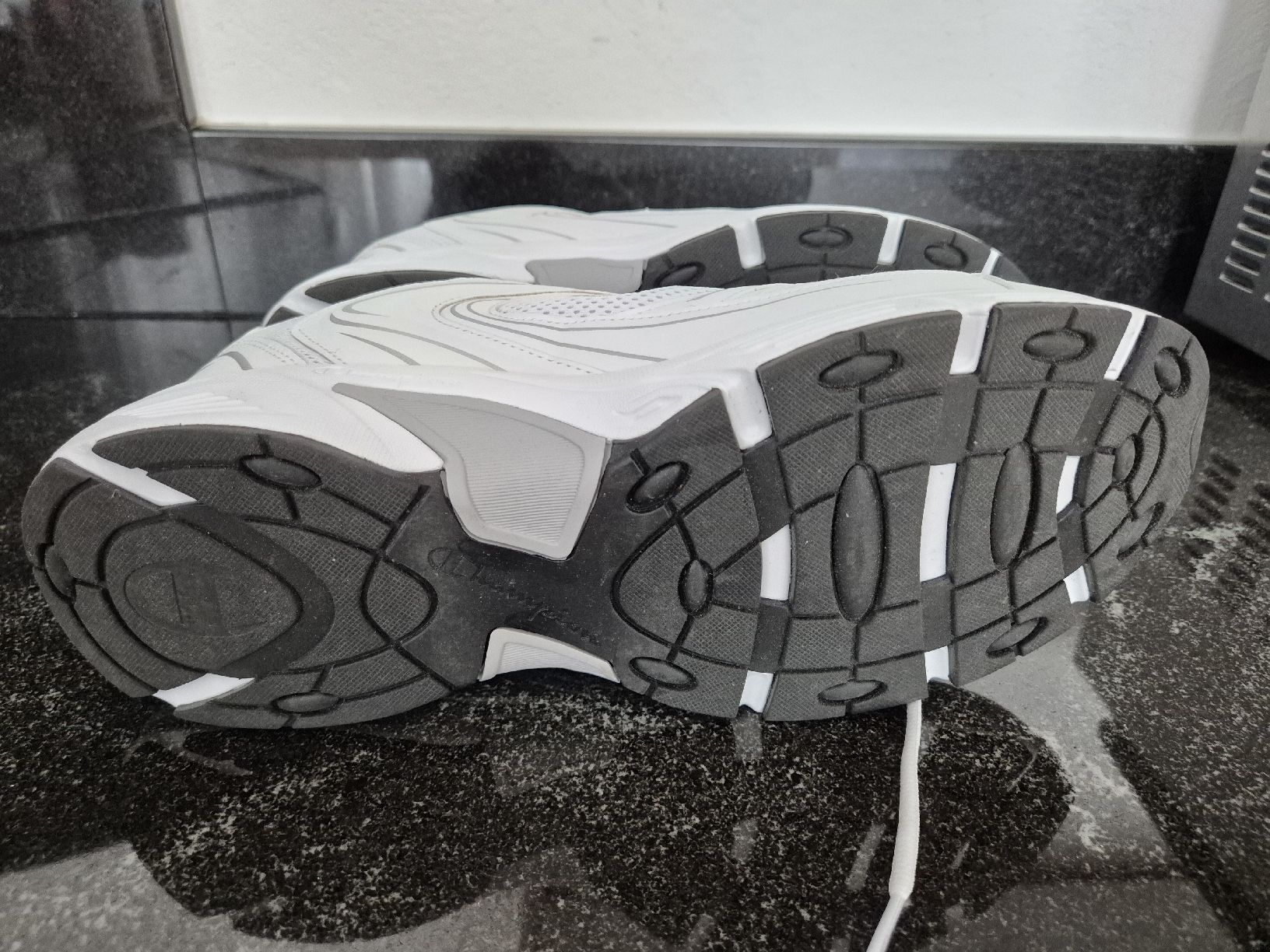 Herrenschuhe: Champion Sneaker, Grösse 46 – Neu (gemäss Beschreibung) aus Egg SZ von Habri 2