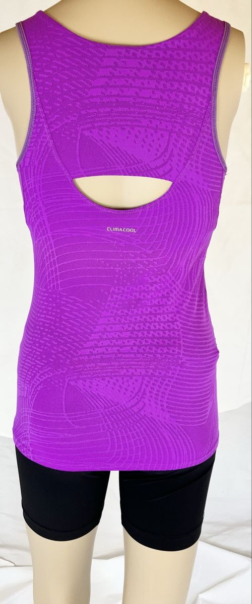Adidas Top: Adidas Gr.S – Usato da Mürren venduto da Ne-le 1