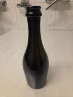 ca. 45 Stk 330ml antikgrüne Sekt-/Bierflasche "Carmen" Kronk