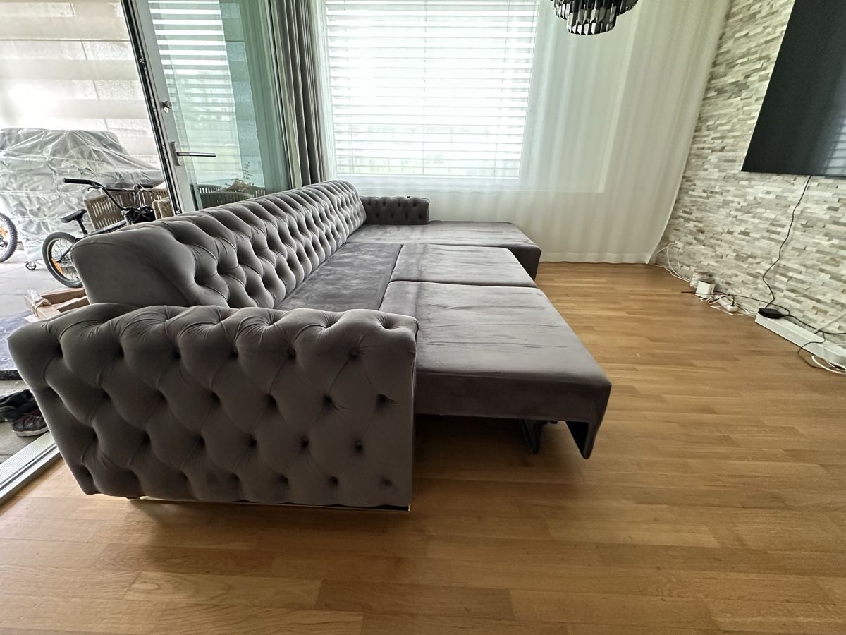 Divani: Modernes Chesterfield Ecksofa mit elektrischer Relaxfunktion – Usato da Luzern venduto da Alyah 9