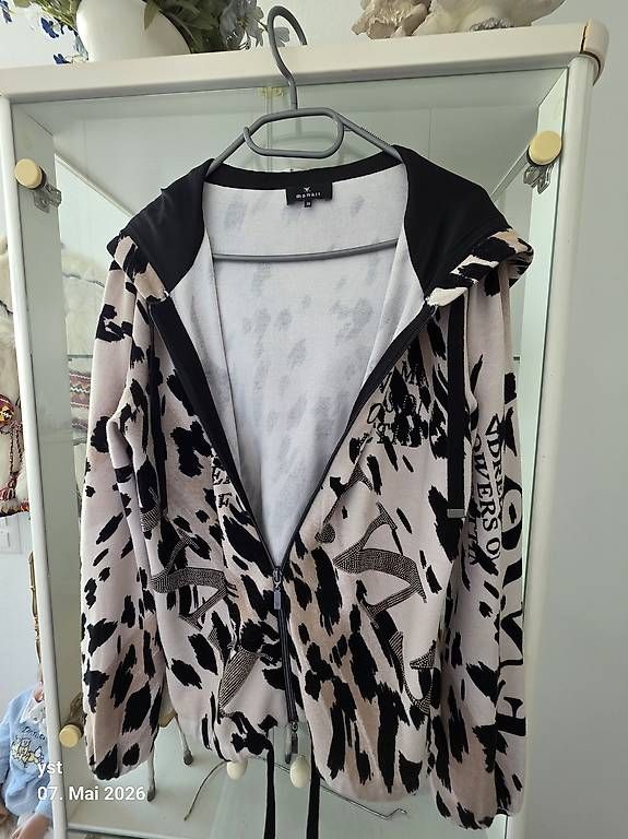 Monari Giacche: Monari Damen Strick Jacke mit Kapuze – Usato da Kloten venduto da funkgabel