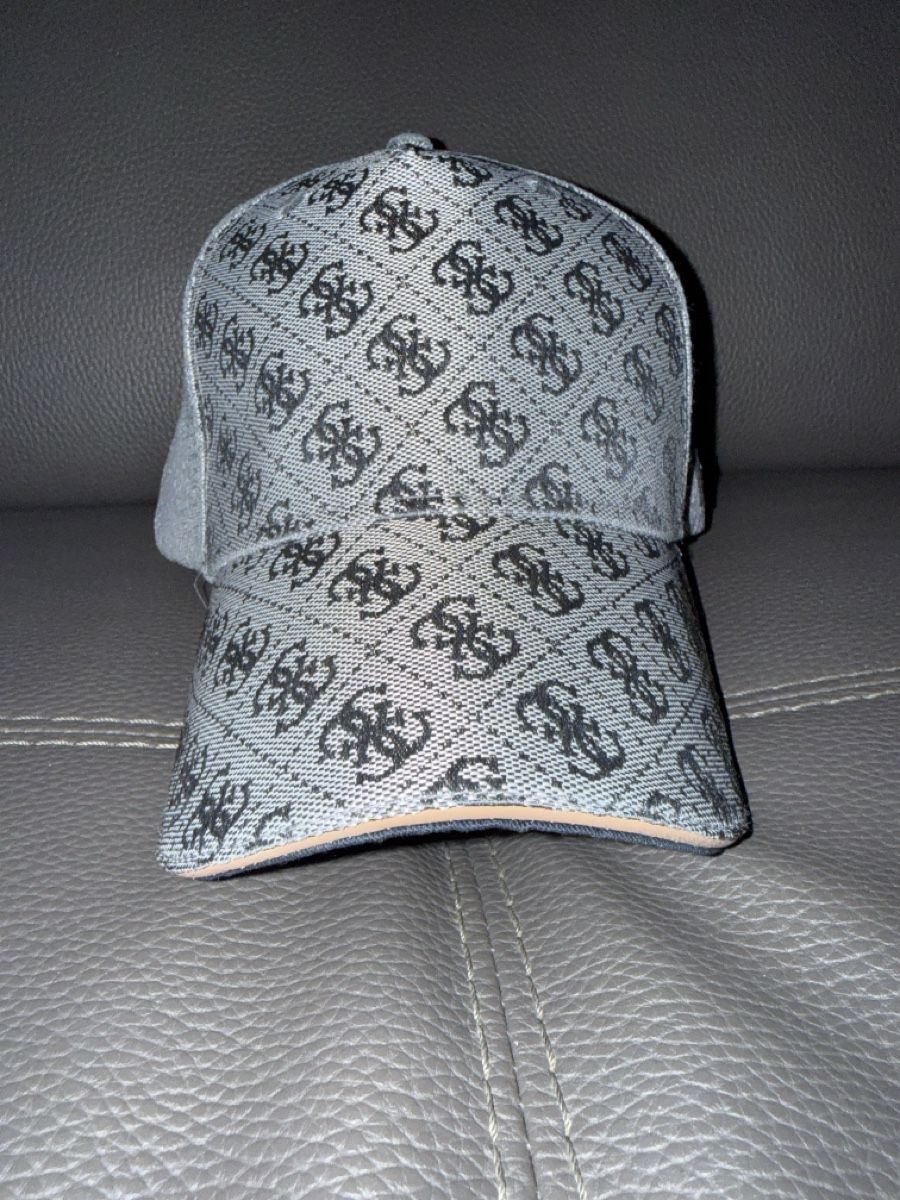 Guess Hüte, Mützen & Caps: Cappellino Guess Milano – Gebraucht aus S. Vittore von valerio_lvca