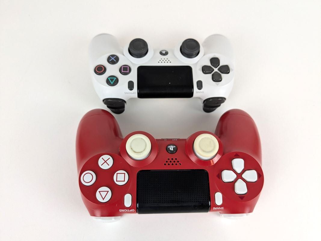 Sony Controller: 2 SONY PS4 Dualshock 4 Wireless Controller – Gebraucht aus Thun von Restwert_Thun 3