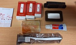 (1a) Täschchen Bulgari Emirates Airline Kosmetik Amenity Kit