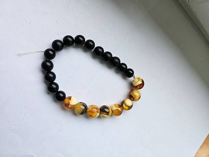 Bracelets: Armband Bernstein und Schungit – D'occasion à Zürich par pri_m8y5 2