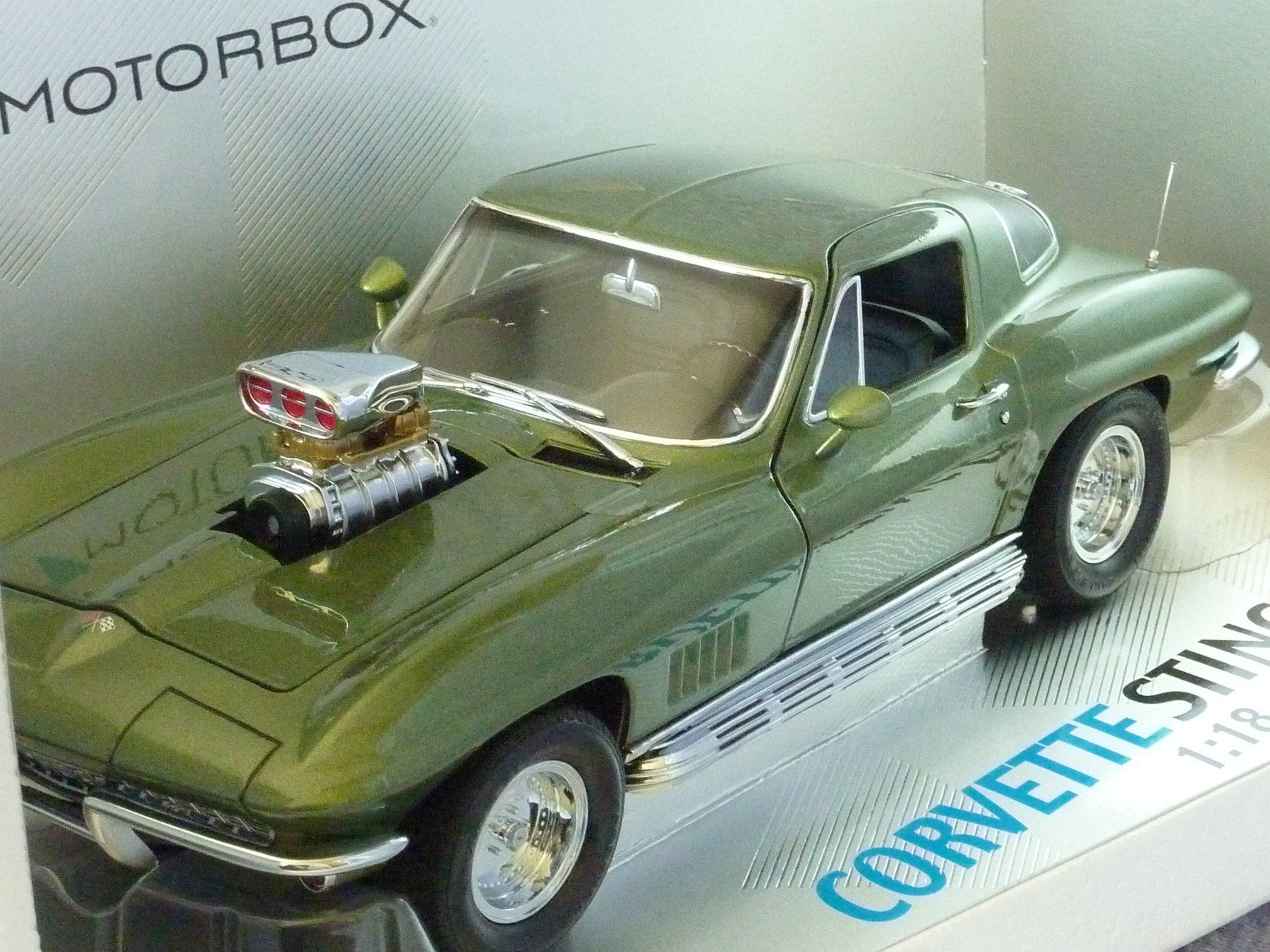 Exoto Modellini d'auto: Chevrolet Corvette Stingray 1967 1:18 – Nuovo (secondo la descrizione) da Dürrenäsch venduto da modellautos4you 6