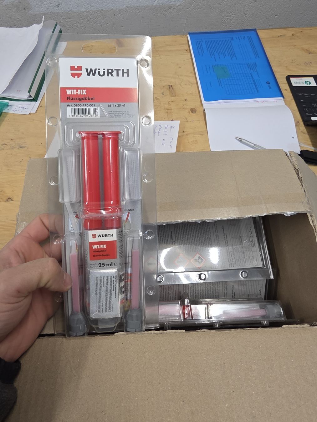 Würth Tous les outils: Flüssigdübel Würth – Neuf avec emballage d'origine à Zürich par bes_rb8y