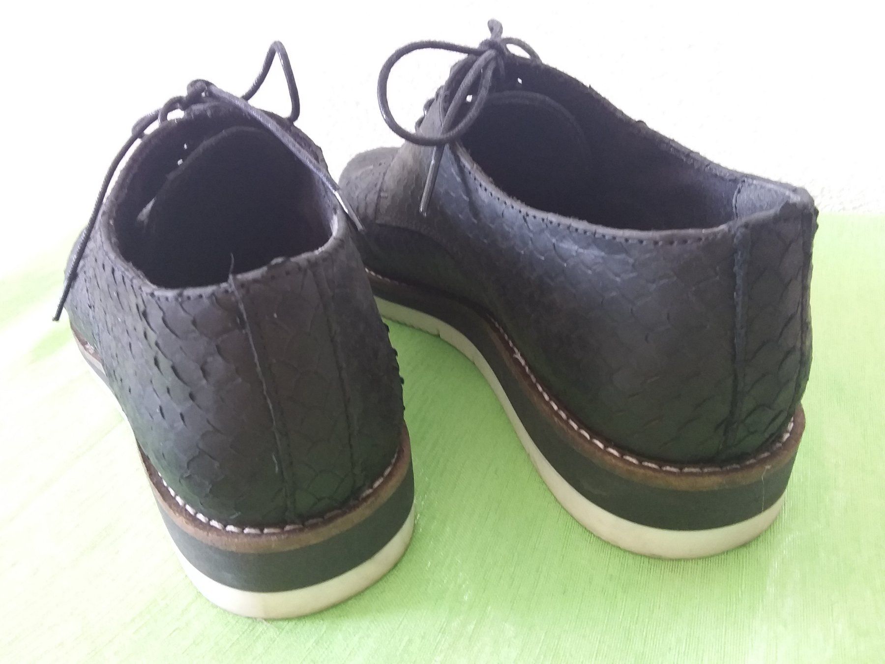 Scarpe da uomo: VARESE Halbschuhe "Schuppen Design" Gr 39 – Usato da Uitikon Waldegg venduto da Risibisi7 2