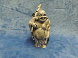 Lächelnder Buddha mit Wanderstab 20 cm hoch