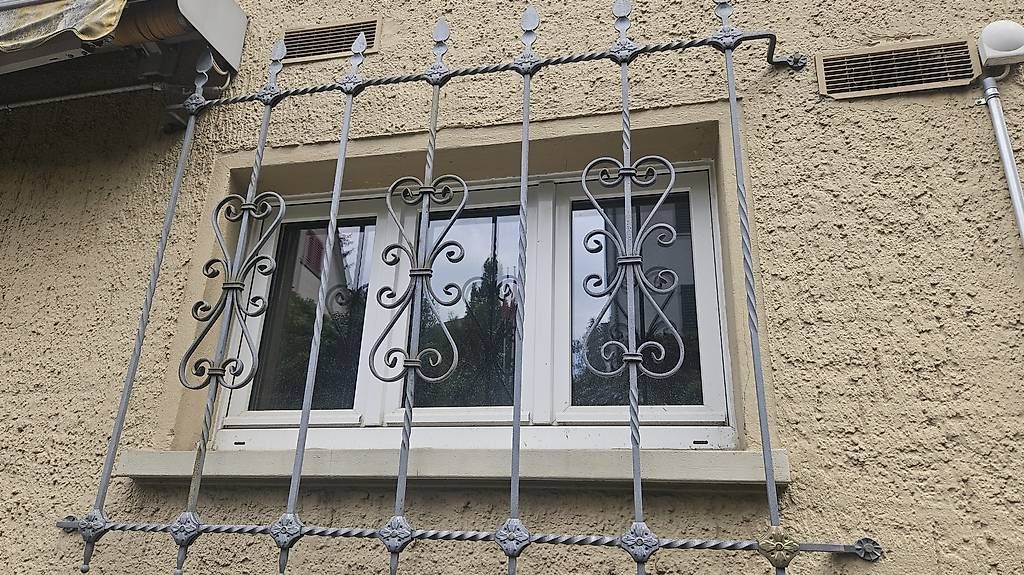 Griglie e Inferriate: Fenstergitter Schmiedeisen – Usato da Winterthur venduto da mme_j58n 2