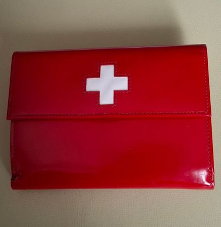 Rotes Portemonnaie  Echtleder  mit Schweizerkreuz OVP