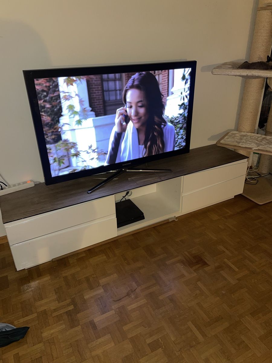 Mobili TV: Tv Möbel – Usato da Bülach venduto da dar_5xys