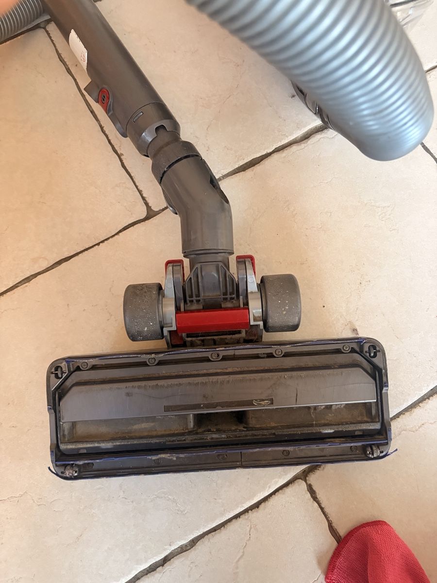 Dyson Aspirapolveri & Accessori: Aspirateur Dyson – Usato da Lavigny venduto da Lea_9rxv 4
