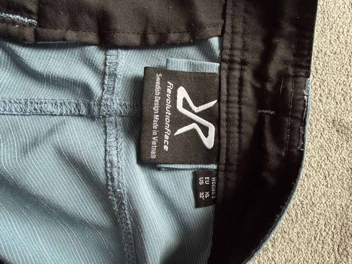RevolutionRace Pantalons: Shorts von Revolution Race, XL – D'occasion à Ermatingen par anj_9bm5 1