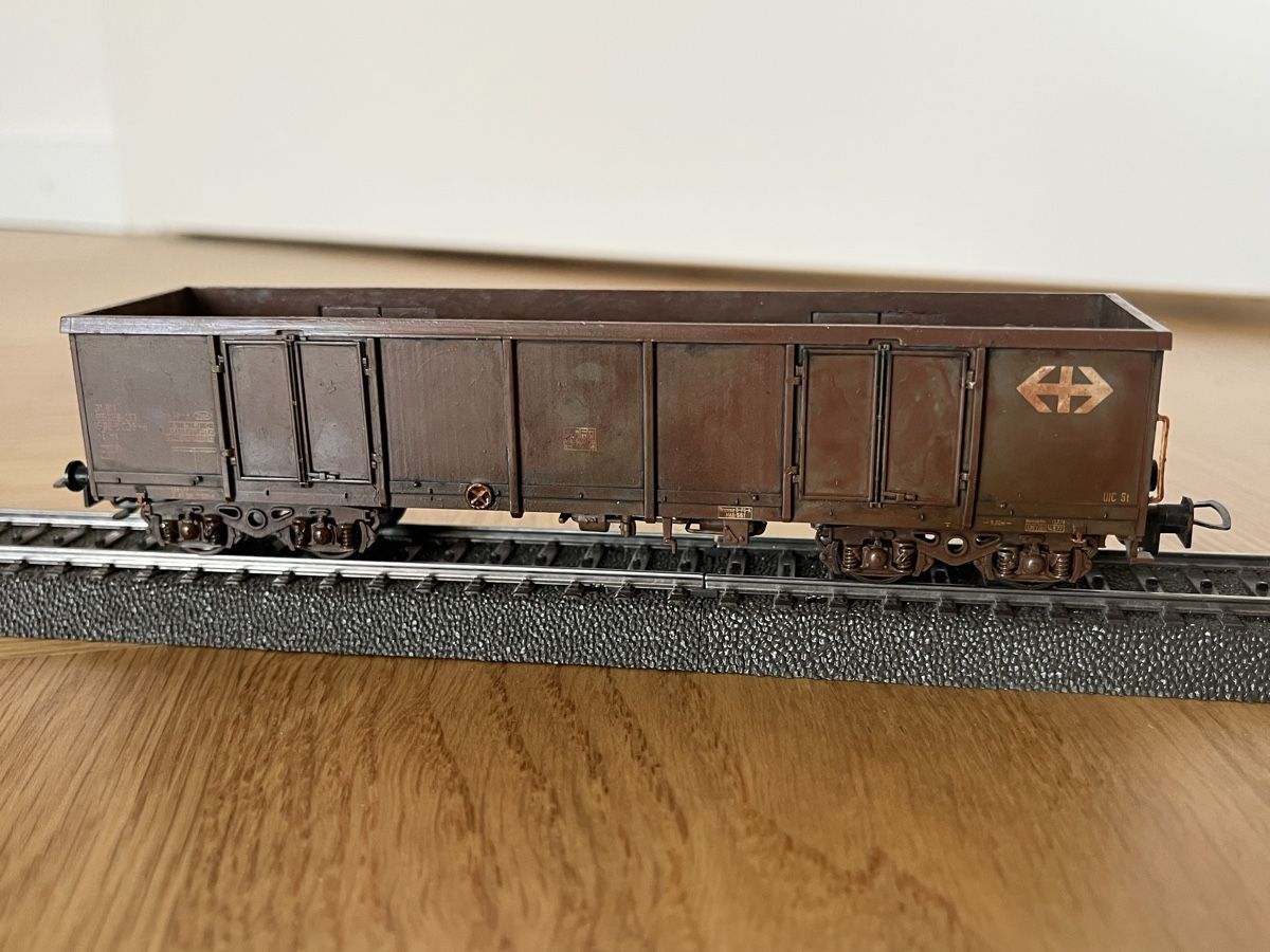 Modelleisenbahnen: 12 Diverse Güterwagen HO – Defekt aus Basel von Re620_11627 3