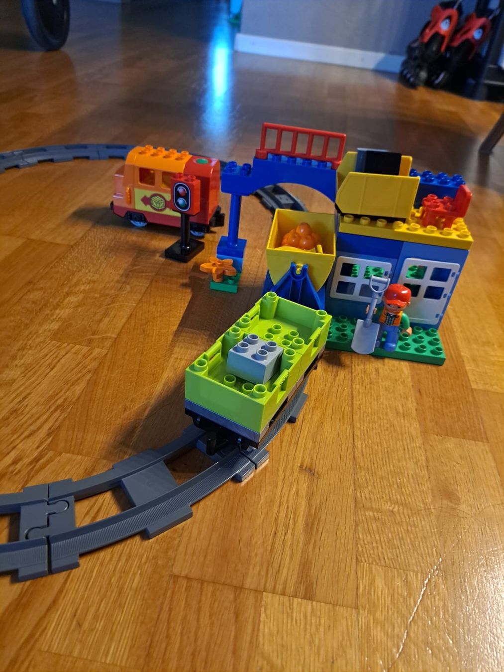 Lego Kit di costruzioni: Lego Duplo Eisenbahn Set mit Kran, komplett – Usato da Münsingen venduto da gro_zt8l 1