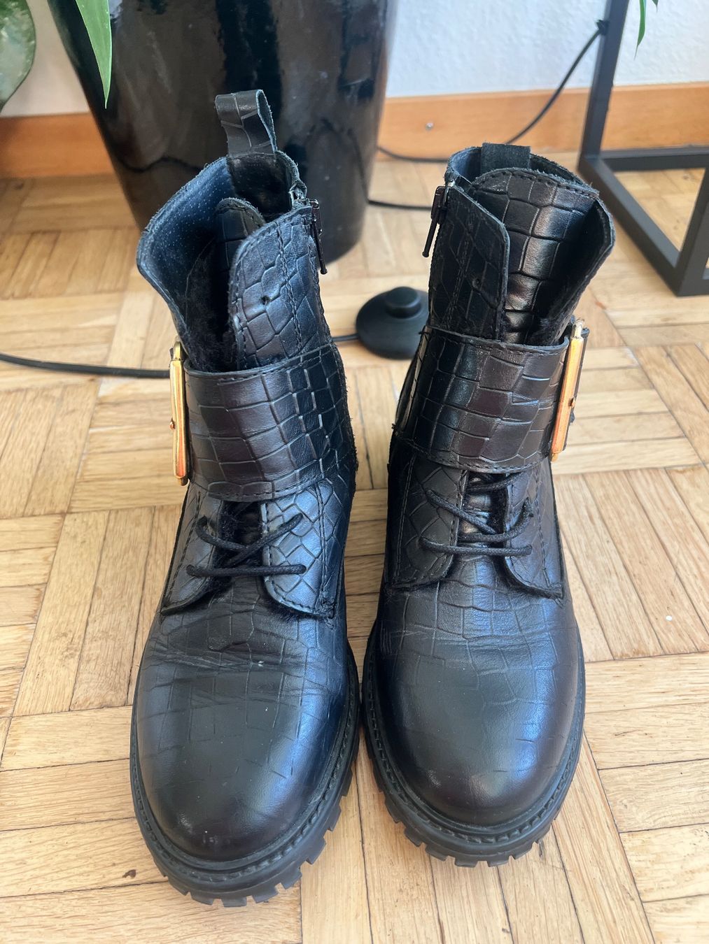 Scarpe da donna: Zign Lederstiefelette gr 37 – Usato da Effretikon venduto da YaMn 4