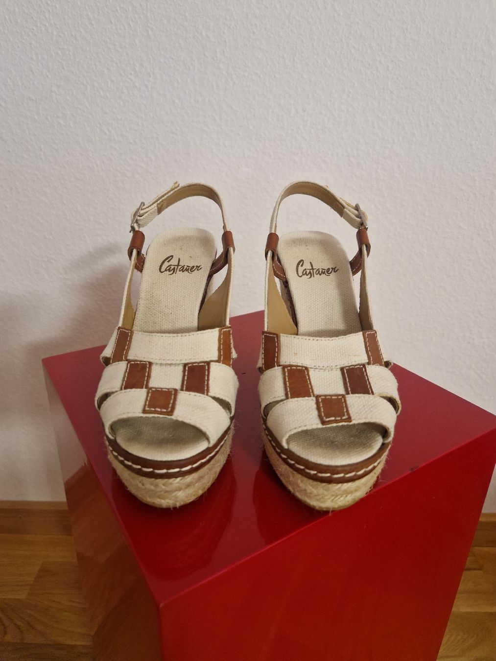 Scarpe da donna: Damenschuhe mit Keilabsatz – Usato da Bern venduto da Dekthai 1