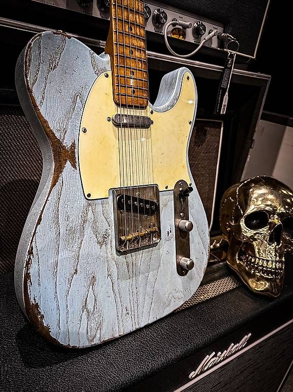 Strumenti musicali: Monkey Telecaster relic Daphne blue – Usato da Montreux venduto da Alligator-AMPS 1