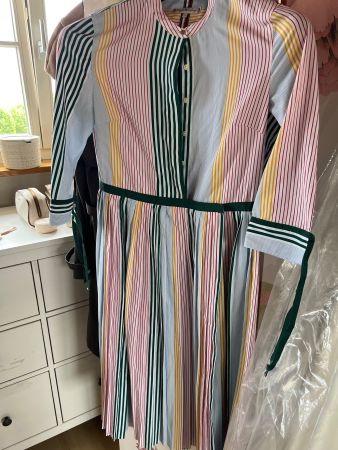 Sommerliches Tommy Hilfiger Kleid, Grösse M, neuwertig!