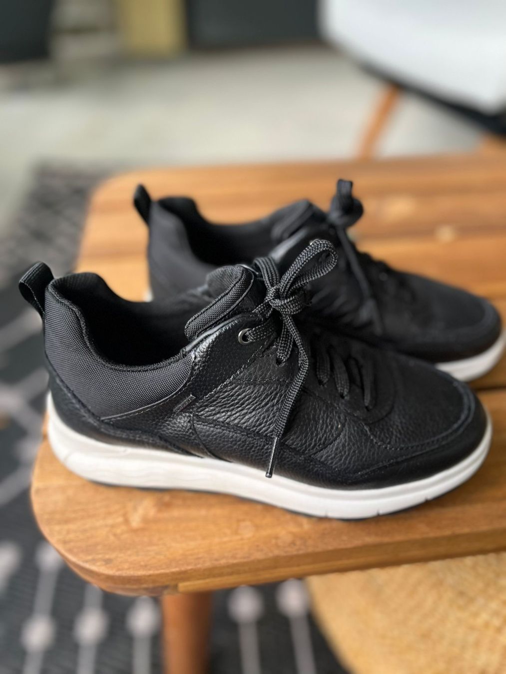 Geox Scarpe per ragazzi: Sneaker Geox wasserfest Gr. 35 schwarz – Usato da Schmerikon venduto da Speedy053