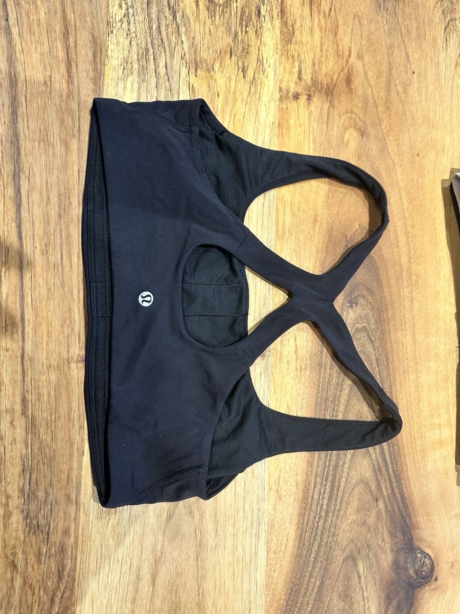 Lululemon Top: Lululemon Top/Sportbustier – Usato da Effretikon venduto da tda_2pv5 1