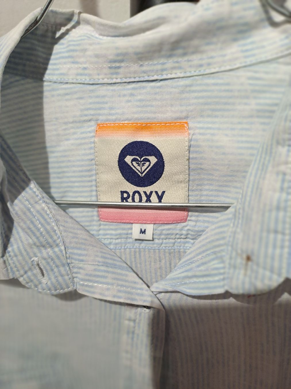 Roxy Camicette: Chemisier Roxy rayé bleu clair, taille M – Usato da Valeyres-sous-Montagny venduto da Romy. 2