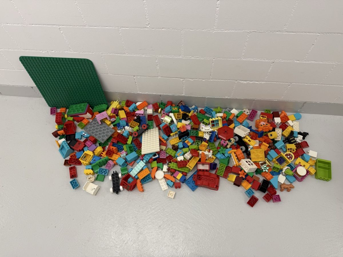 Lego Kit di costruzioni: Lego Duplo Big Mix with Base Plate – Usato da Meilen venduto da artnotice