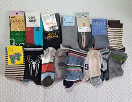 NEU! 17 Paar Socken für Jungen bunter Mix Grösse 29-34