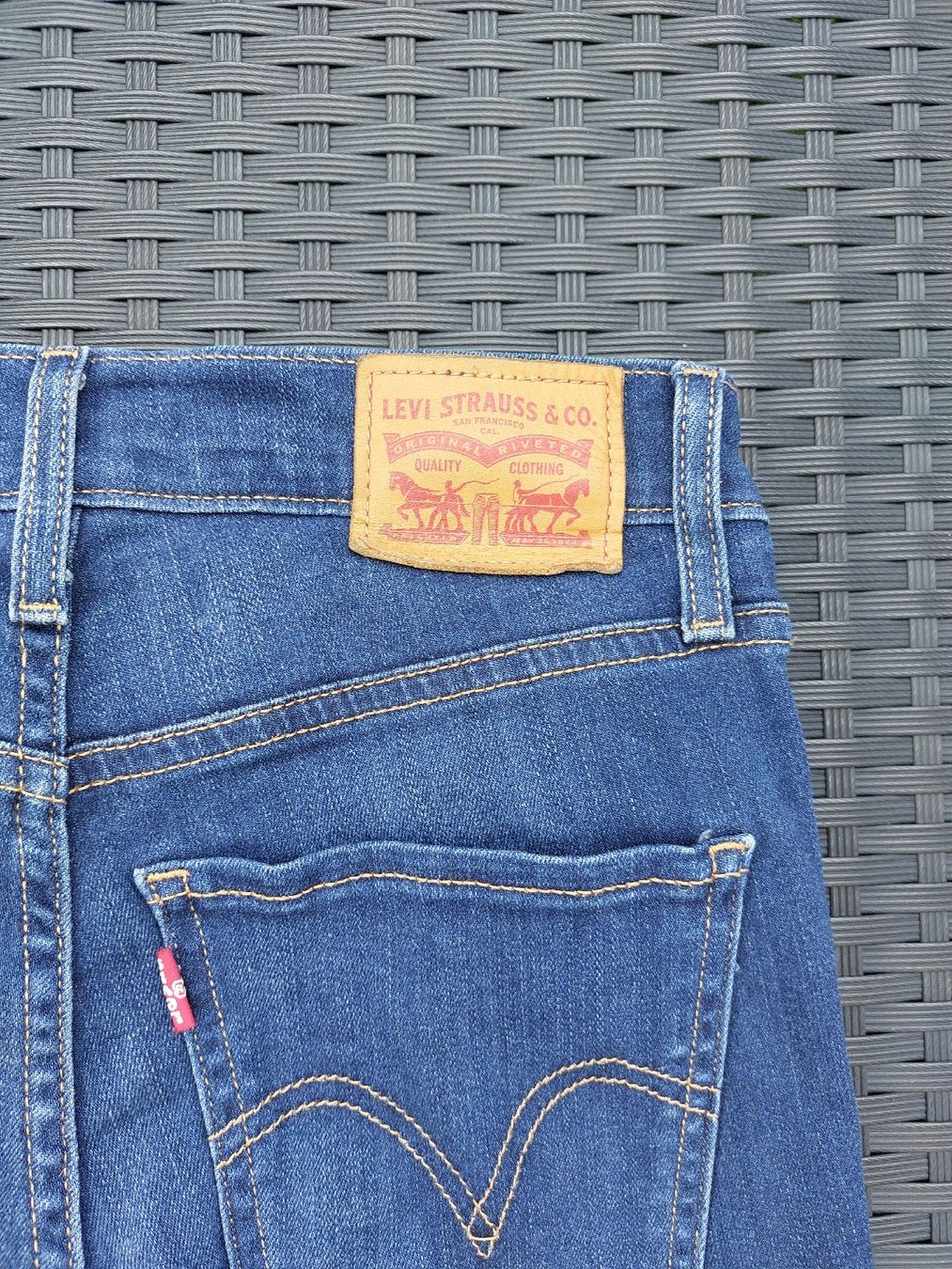 Levi's Jeans: Levi Strauss Jeans Grösse 26 – Nuovo (secondo la descrizione) da Oberentfelden venduto da Ski01