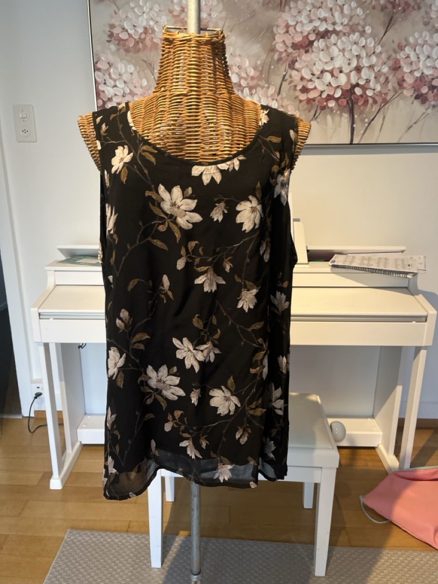 Nile Top: Top, Nile, XL – Usato da Solothurn venduto da Bobesch08