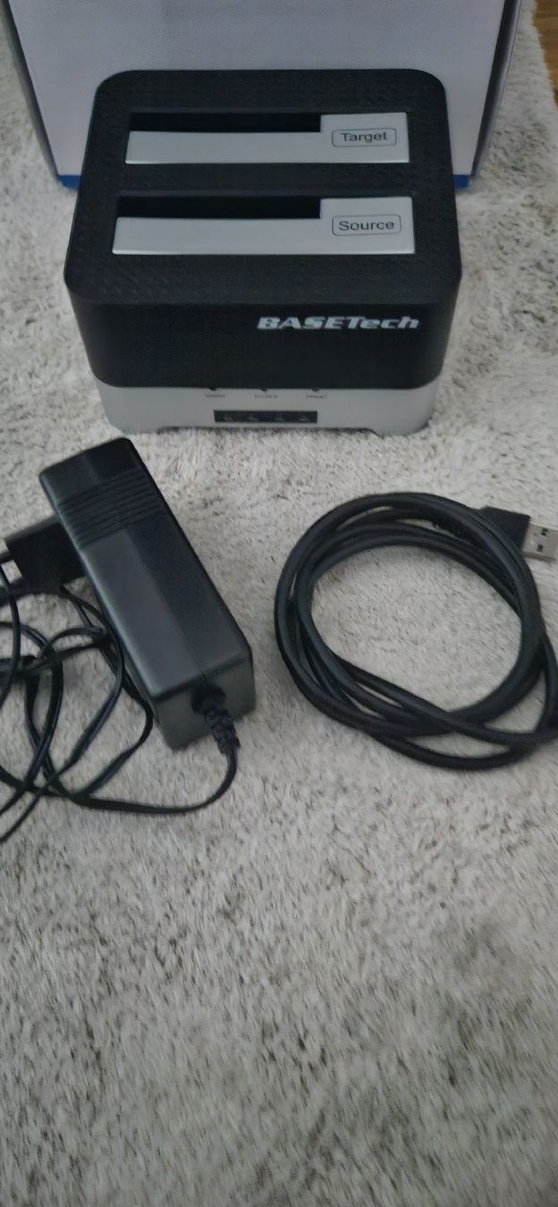 Docking station: BaseTech SATA Dual Hard Disk Cloner – Usato da Schaan venduto da stilo0987 4