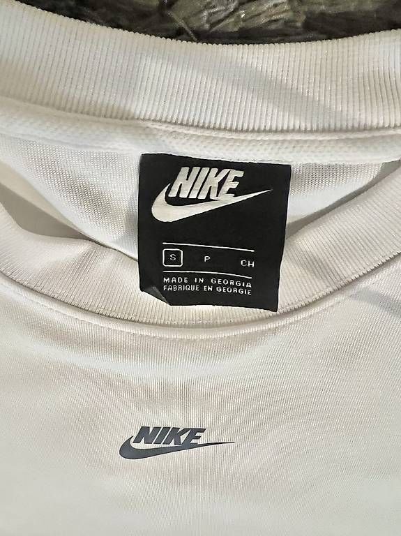 Pullover & Sweatshirts: Nike Pulli Gr.S – Gebraucht aus Kilchberg ZH von SyFo286 1