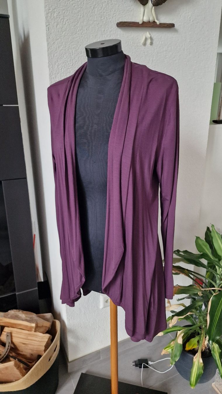 Giacche: Leichte Shirt-Jacke in modischem Violett – Usato da Wil  AG venduto da Kfloh