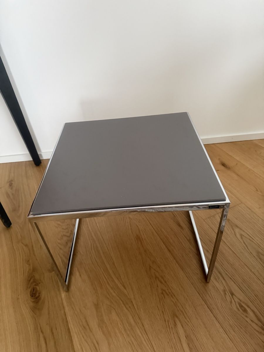 Musterring Tavoli: Cool Side Table with Metal Frame -  Design! Grey / Taupe – Usato da Altendorf venduto da Alovely