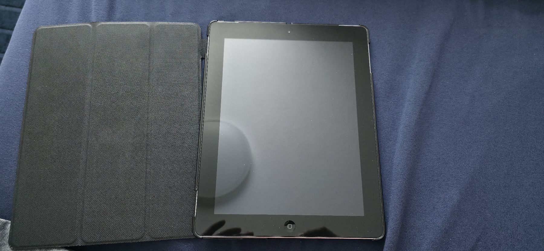 Apple Tablet PC: Apple iPad inklusive Cover - Top Zustand – Gebraucht aus Nassenwil von STS05
