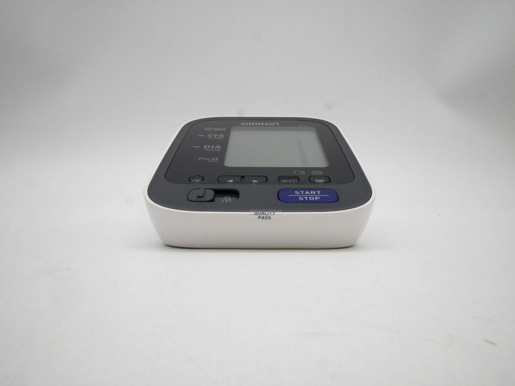 Omron Attrezzature mediche: OMRON M6 AC Blutdruckmessgerät – Usato da Winterthur venduto da Restwert_Winterthur 2