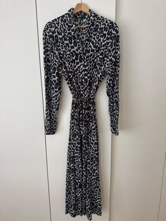 Midi-Kleid von Hallhuber mit Leo-Muster