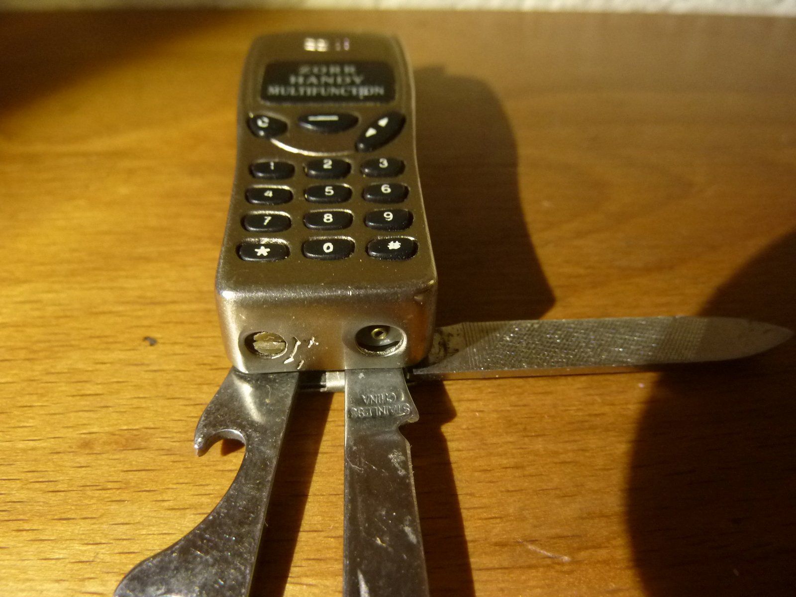 Accendini: Feuerzeug ZORR Handy Multi Tool Messer Flaschenöffner – Usato da Hochfelden venduto da swissice 2