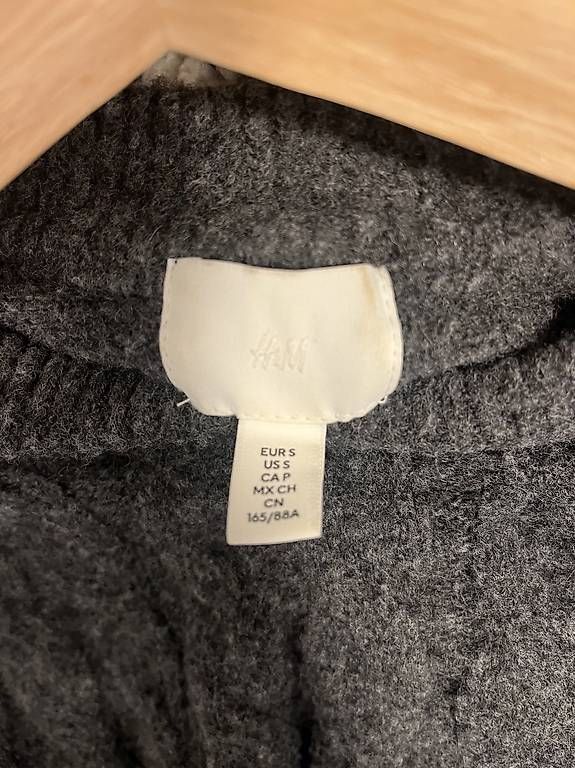 Vestiti: H&M  – Usato da St. Gallen venduto da bli_5hp8 1