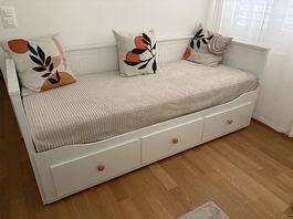 Hemnes Tagesbett inkl 2 Matratzen 
