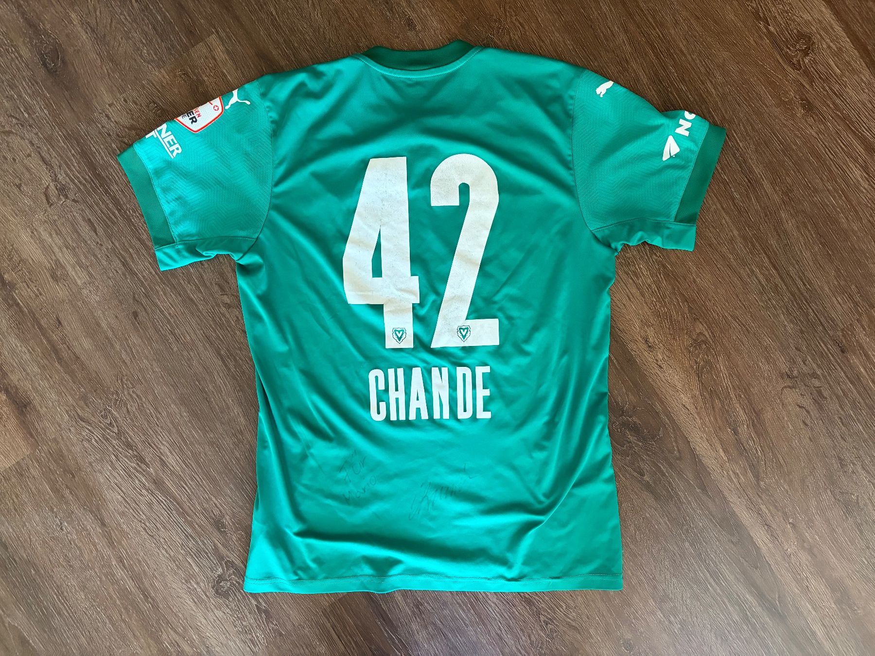 Puma Leibchen & Hosen: FC Vaduz Trikot Gr. L / Chande – Gebraucht aus Muttenz von bargain_hunter 3