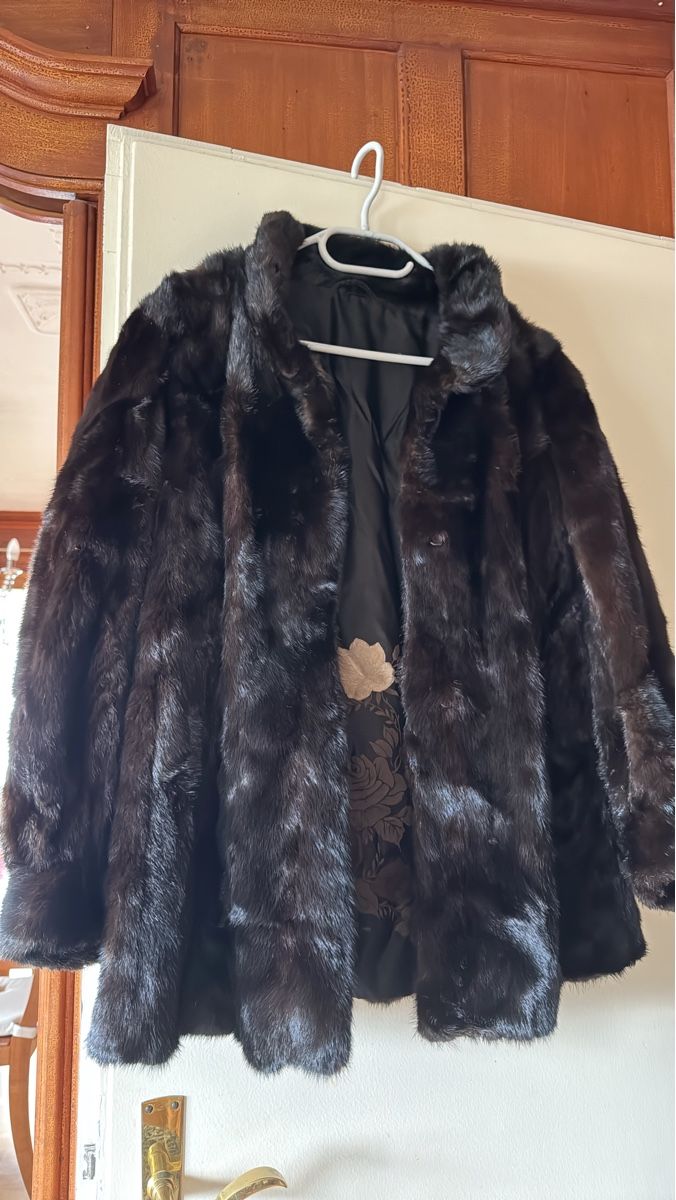 Giacche: Elegante Pelzjacke - Grösse 38 – Usato da Rüti ZH venduto da Atina.c