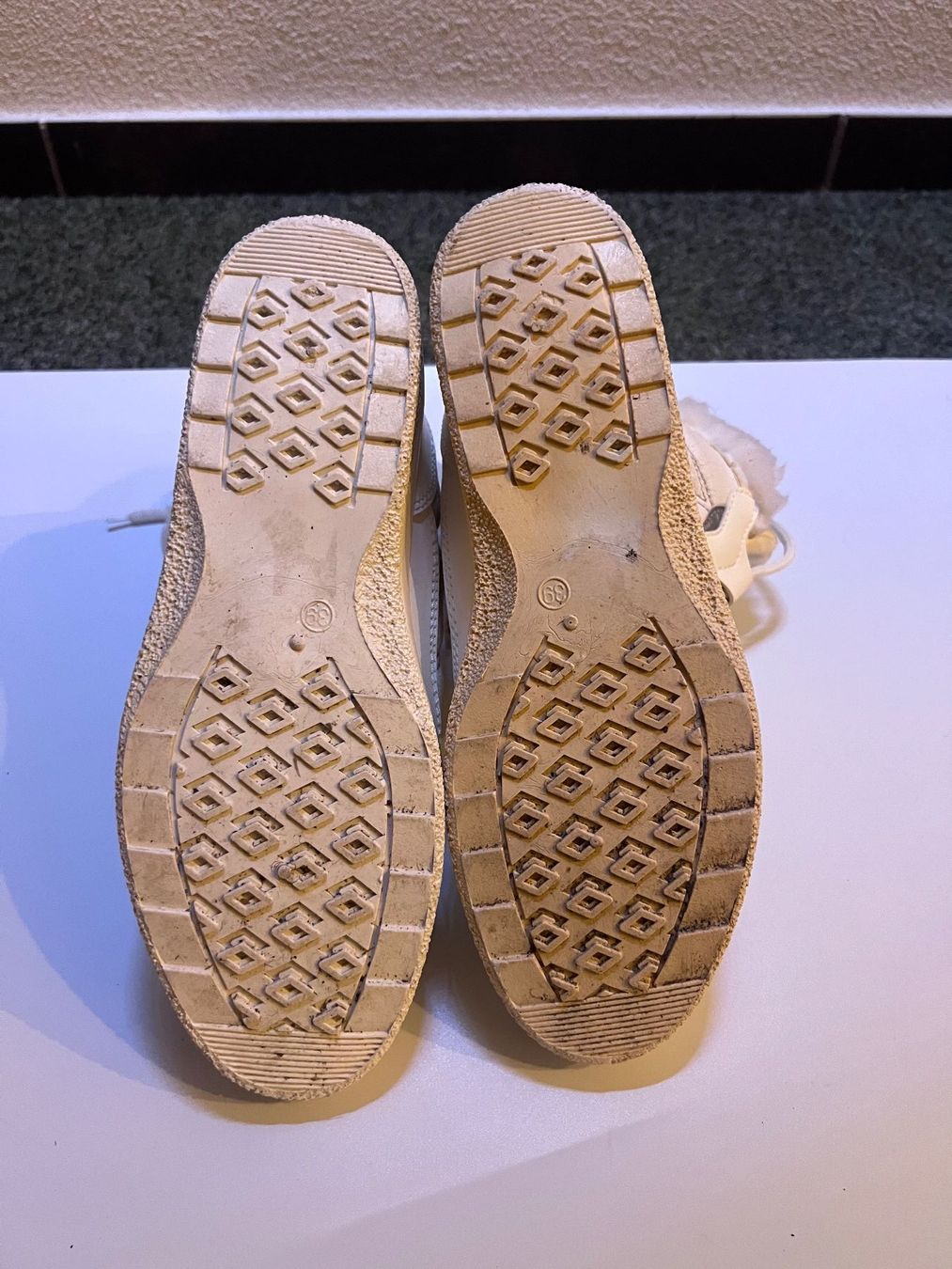 Scarpe da donna: Tiesse Winterstiefel mit Innenfutter Grösse 39 – Usato da Frauenfeld venduto da isa_9cy7 4