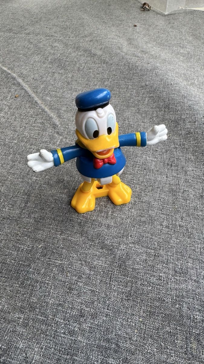 Disney Giocattoli: Alte Donald-Figur, ca. 10 cm – Usato da Wettswil venduto da osoma99 1