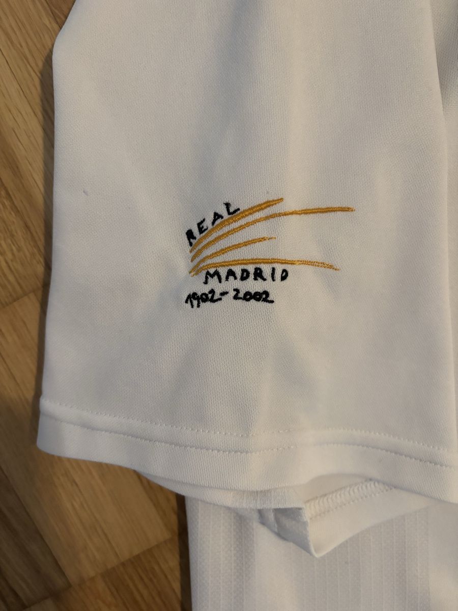 Adidas Maillots de corps & Pantalons: Real Madrid Trikot Roberto Carlos – D'occasion à Zürich par ChampShirts 3